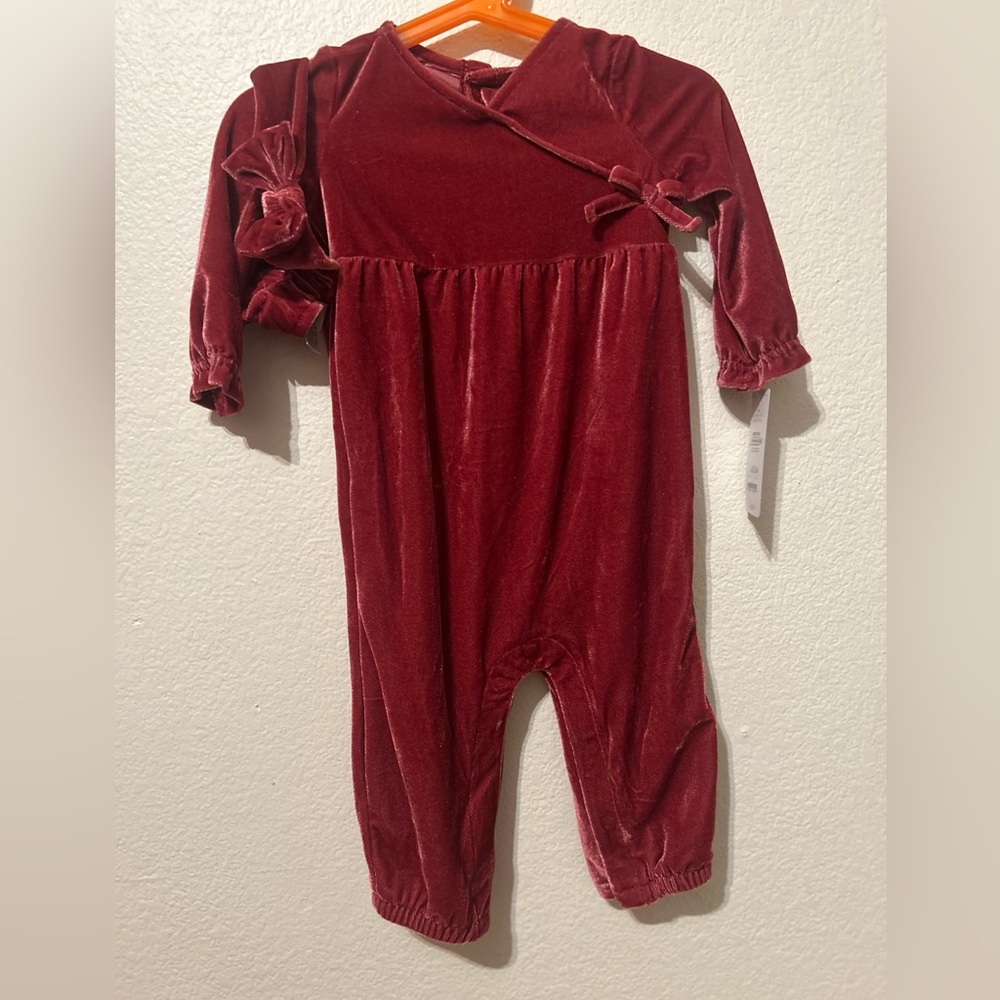 Carters one piece infant Onesie Christmas perfect NWT 9 moths w/ headband